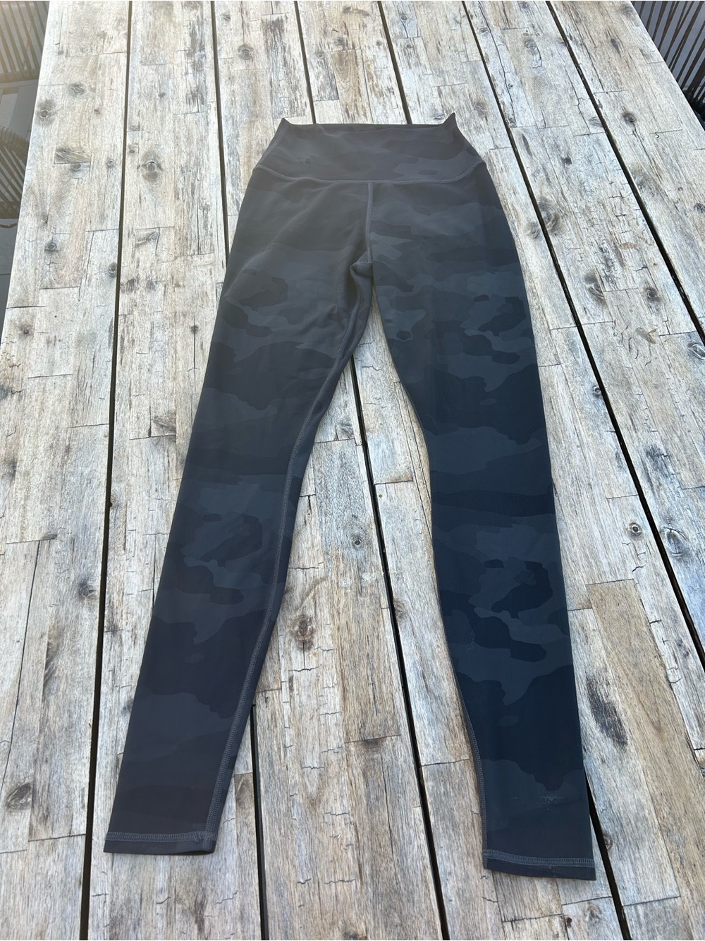 ALO Yoga High Waisted Black Camo  Leggings | Size Small
